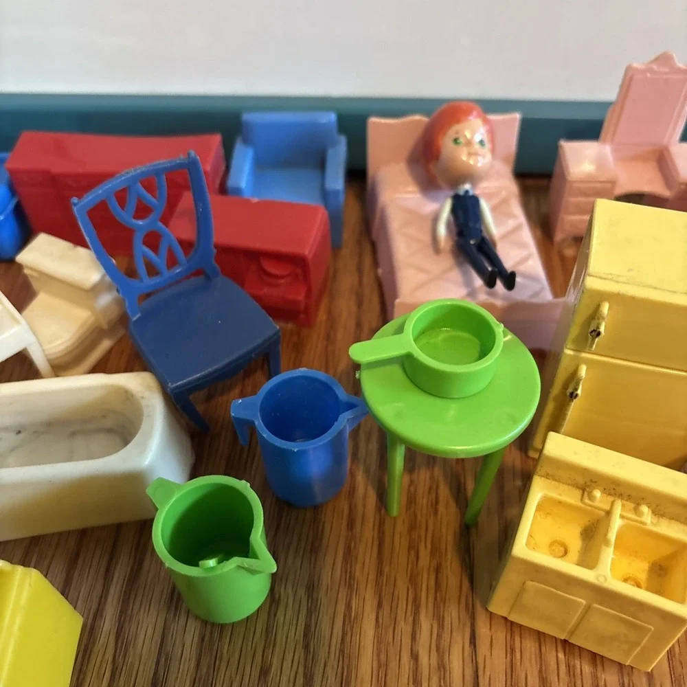 Vintage Lot Marx‎ 1950s Dollhouse Furniture Kitchen, Bath, Tv Most Are 1:24